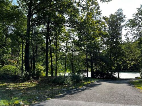 48 Freshwater Ln, Wilton CT  06897-4613 exterior