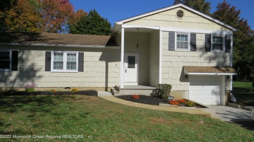 188 Overbrook Dr, East Freehold, NJ 07728-1525