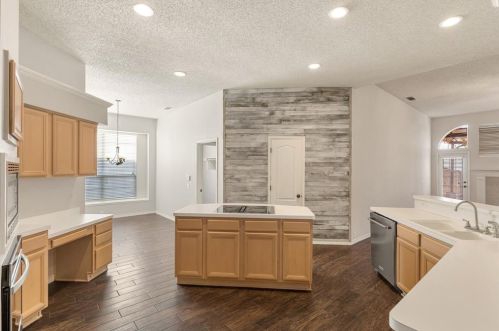 2205 Rachel Ct, Carrollton TX exterior