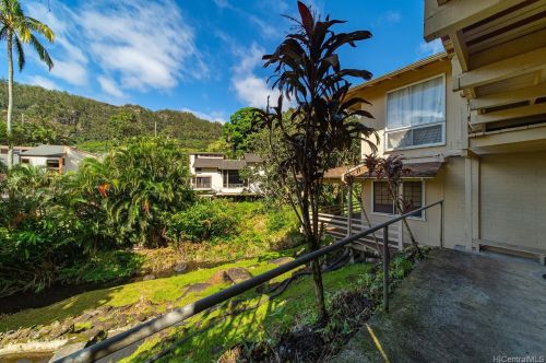 3430 Kaohinani Dr, Honolulu HI  96817-1022 exterior