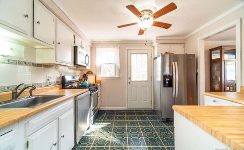 762 Main St, Meriden, CT 06451-4937