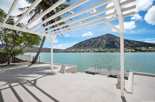 7163 Makaa St, Honolulu, HI 96825-3104