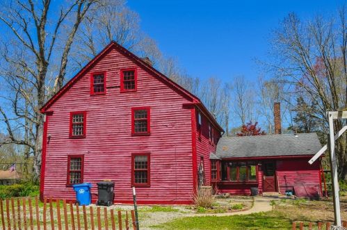 972 Shewville Rd, Gales Ferry, CT 06339-1122