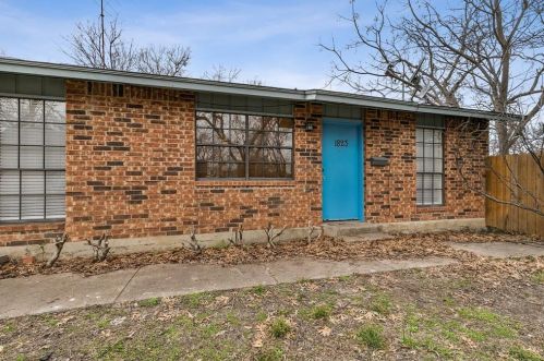 1823 Randolph Dr, Garland TX  75041-6327 exterior