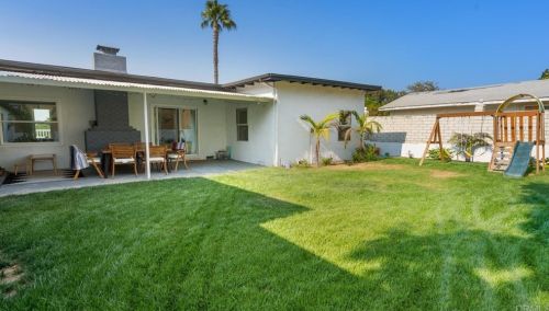 835 Phillips St, Vista CA  92083-7108 exterior