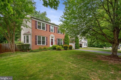 5800 Birch White Ct, Woodbridge, VA 22193-3352