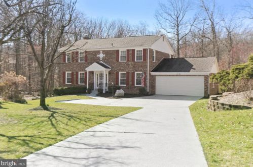 9510 Leathersmith Ct, Springfield, VA 22015-4132