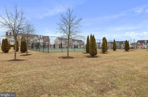 399 Lord Fairfax St, Charles Town WV  25414-2609 exterior