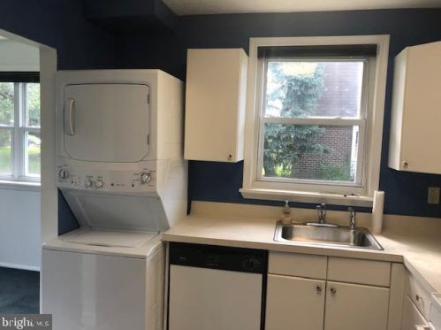 25 Florence Tollgate Pl, Florence, NJ 08518-3110