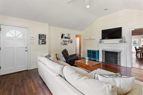 512 Hascall Rd, Atlanta GA  30309-2228 exterior