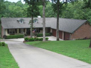 2616 Shasten St, Grove, OK 74344-4904