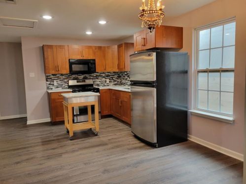 1907 16th St, Austin TX  78702-1217 exterior