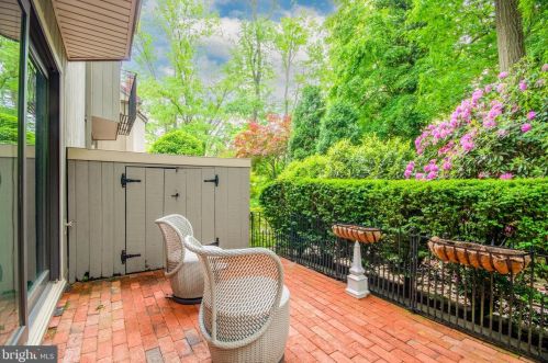 122 The Mews, Tavistock NJ 08033-1343 exterior