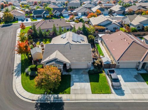 1032 Shady Grove St, Manteca, CA 95336-8281