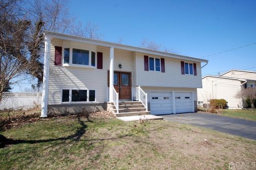 38 Arden Rd, Old Bridge, NJ 08857-1888