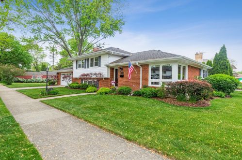 114 Kennicott Ave, Arlington Hts, IL 60005-1221