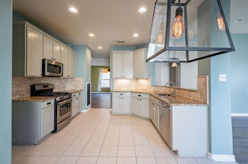 4029 Canyon Glen Cir, Austin TX  78732-2181 exterior