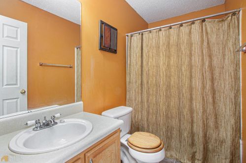 5838 Waggoner Ct, Rex GA 30273-5201 exterior