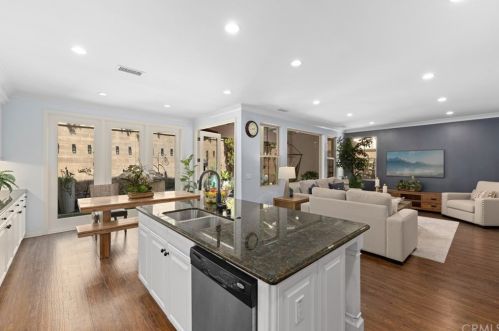 29 Bromeliad, Irvine CA  92618-2247 exterior