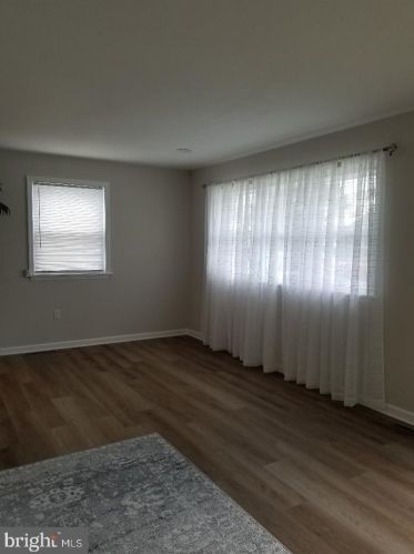 452 Dewey Rd, Gloucester, NJ 08031-1944