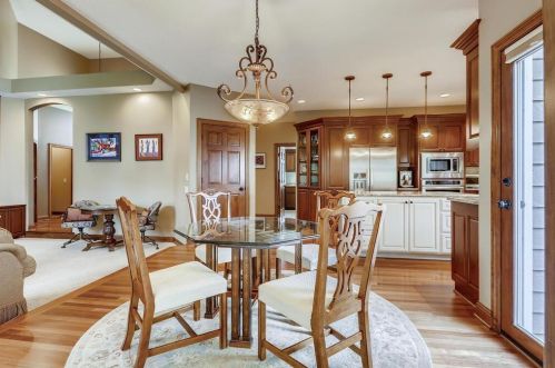 3826 Bridgewater Dr, Saint Paul MN  55123-2528 exterior