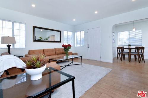 15220 Morrison St, Van Nuys CA  91403-1503 exterior