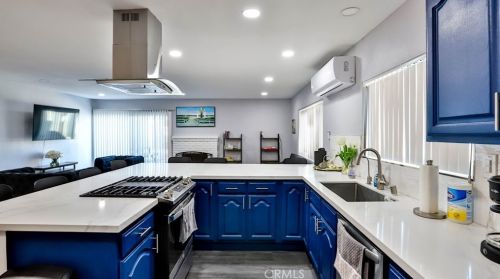 1555 Kimberly Ave, Anaheim CA  92802-2707 exterior