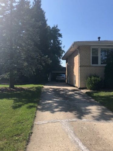 10626 Vicky Ln, Palos Hills, IL 60465-1926
