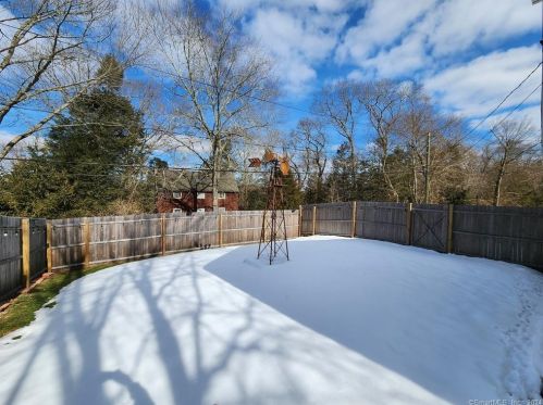 25 Alpine Cir, Sandy Hook CT  06482-1256 exterior