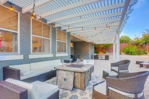 5057 Bella Collina St, Oceanside CA  92056-1924 exterior
