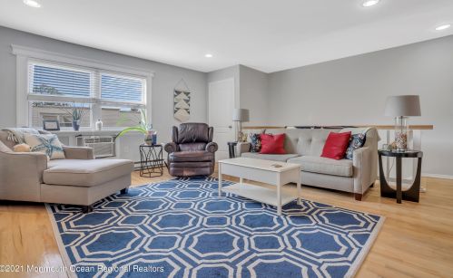 61 White St, Tinton Falls, NJ 07724-4812