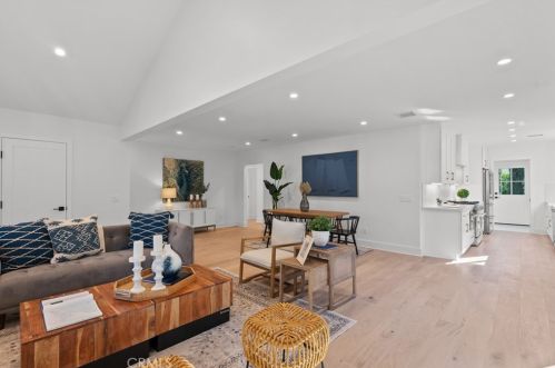 5326 Forbes Ave, Van Nuys CA  91436-1004 exterior