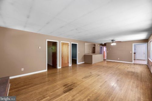 14949 Old Frederick Rd, Woodbine, MD 21797-8613