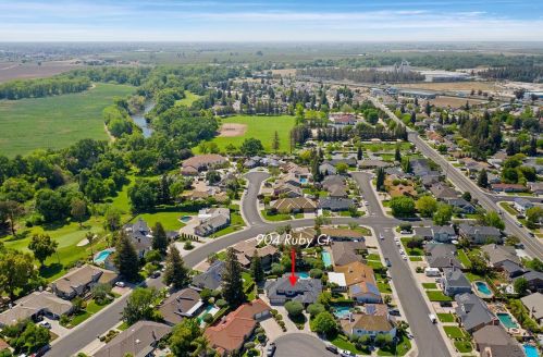 904 Ruby Ct, Ripon, CA 95366-2258
