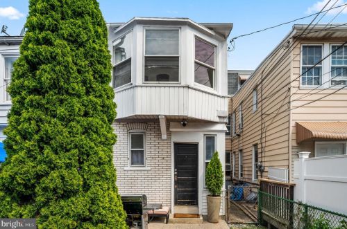 1130 Tilghman St, Allentown PA  18102-2253 exterior