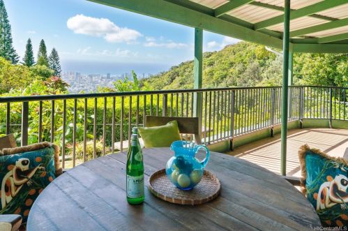 3809 Tantalus Dr, Honolulu HI  96813-1203 exterior