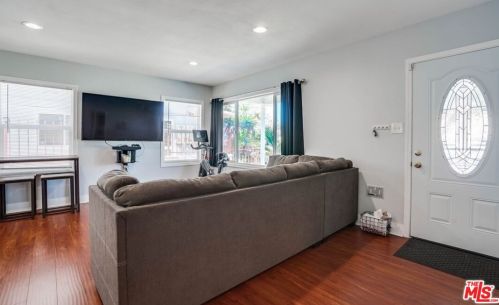4722 118th St, Hawthorne, CA 90250-2107