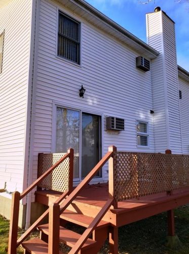 148 Oak Park Dr, Providence, RI 02904-8907