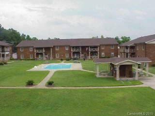 113 Carriage House Dr, Kannapolis, NC 28081-7102