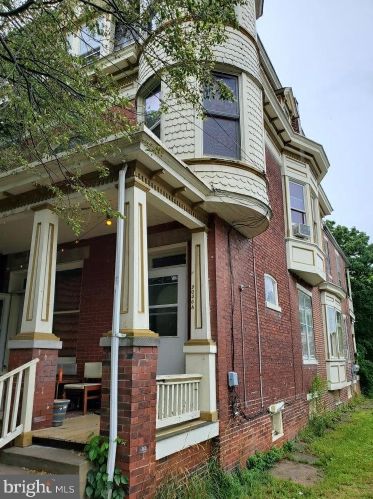 2046 Green St, Harrisburg, PA 17102-2107