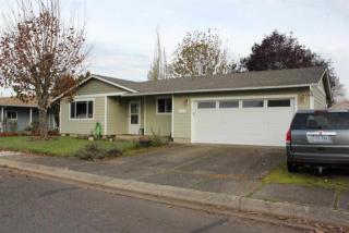 3328 Columbine St, Lebanon OR  97355-1583 exterior