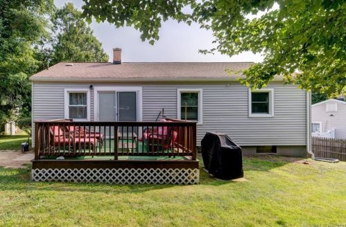 19 Floral Nook, Waterbury, CT 06704-1328