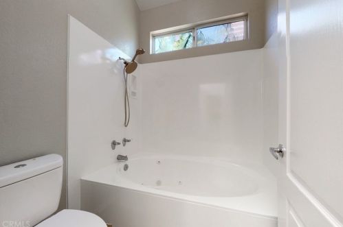 1204 Avenida Floribunda, San Jacinto CA  92583-5208 exterior