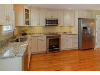 19 Downs Ave, Greenland, NH 03840-2302