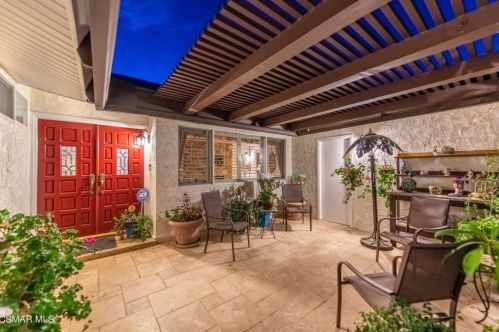 3127 Peoria Ave, Simi Valley, CA 93063-1656