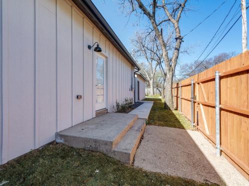 1821 Sylvania Ave, Fort Worth TX  76111-2740 exterior