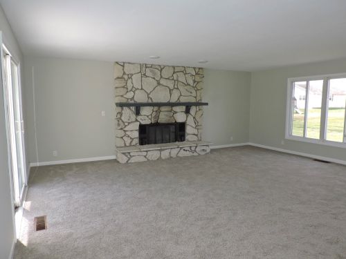 465 Saint Anne Ave, Saint Anne, IL 60964-5358