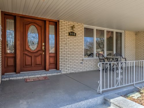908 Edward St, Mount Prospect, IL 60056-4308