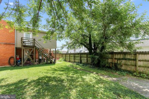 564 Broadway, Hanover PA 17331-2504 exterior