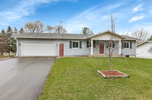 1027 10th Ave, Sauk Rapids, MN 56379-2432